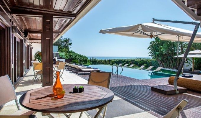 Albufeira Portugal Luxury Villa Holiday Rental with private infinity pool & staff and direct access to the beach, Algarve