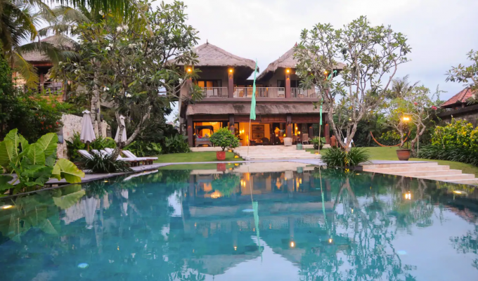 Indonesia Bali Beachfront Villa Vacation Rentals in Canggu with private pool and staff