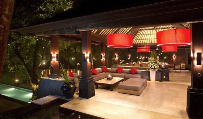 vIndonesia Bali Villa Vacation Rentals in Canggu with private pool and staff
