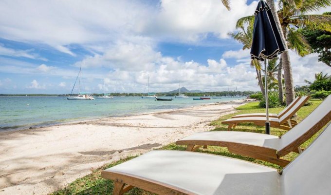 Mauritius Beachfront Villa Rentals in Trou d'Eau Douce close to Cerfs Island with staff