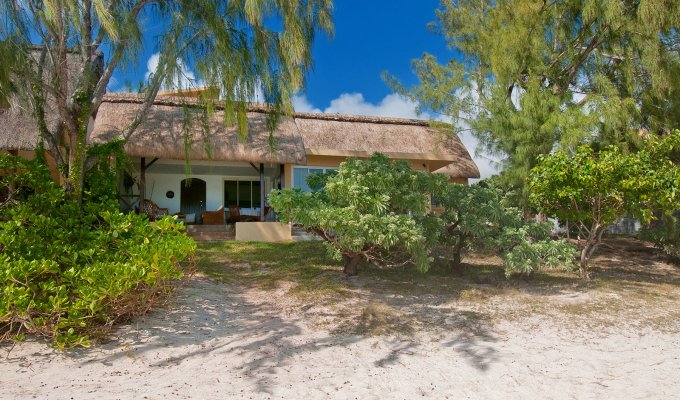 Mauritius beach house rental Pointe aux Canonniers 