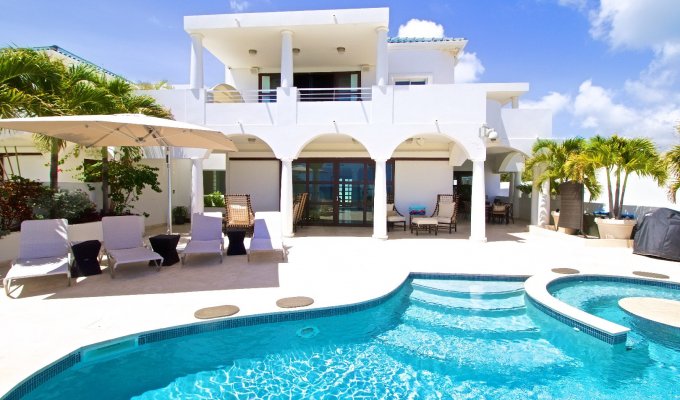St Maarten Cupecoy Shore pointe Villa rentals Pool Jacuzzi beach access to Cupecoy beach