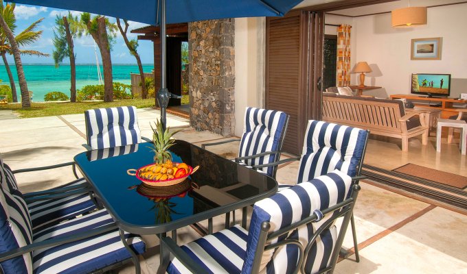 Mauritius Beachfront Villa Rentals in Pointe d'Esny with staff