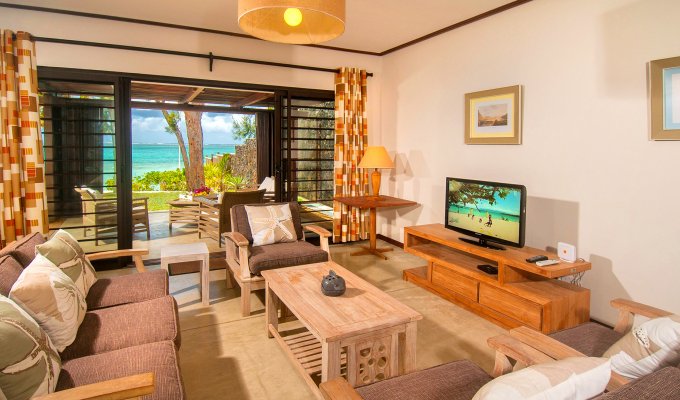 Mauritius Beachfront Villa Rentals in Pointe d'Esny with staff