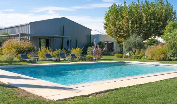Provence luxury villa rental Cavaillon Luberon private pool