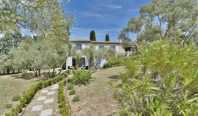 Provence Luberon luxury villa rentals with heated private pool 