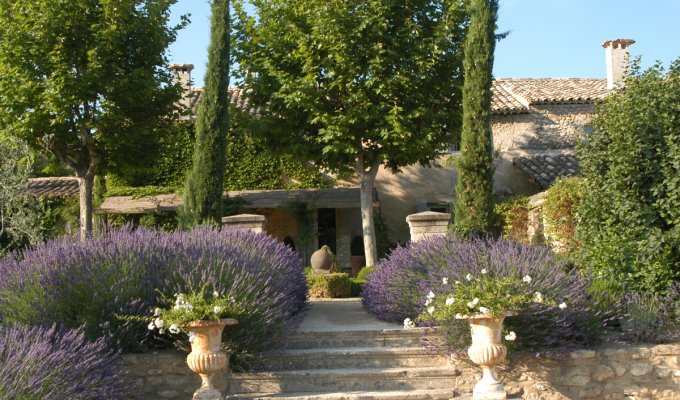 Provence Luberon luxury villa rentals with heated private pool and staff