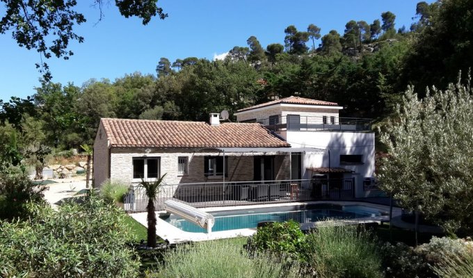 Provence luxury villa rentals Aix en Provence with heated private pool and jacuzzi
