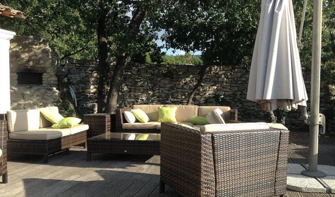 Provence Luberon luxury villa rentals with heated private pool jacuzzi