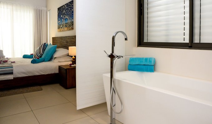 Flic en Flac Beachfront Apartment  holiday rentals with pool and ocean view