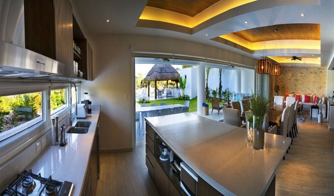 Yucatan - Mayan Riviera - Puerto Aventuras villa vacation rentals with private pool and staff