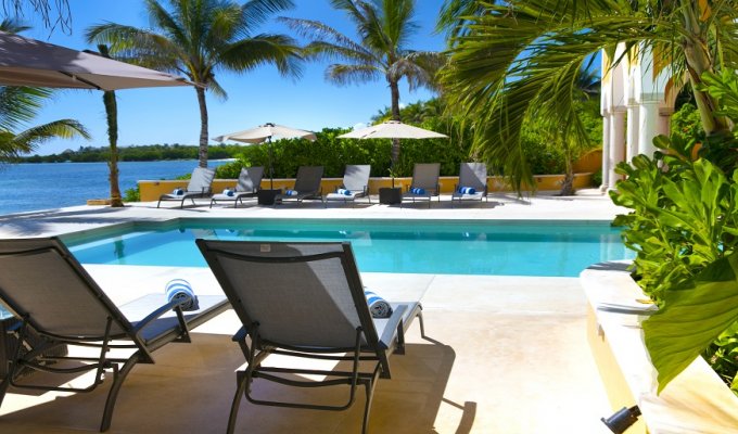 Yucatan - Mayan Riviera - Puerto Aventuras Luxury beachfront villa vacation rentals with private pool and staff