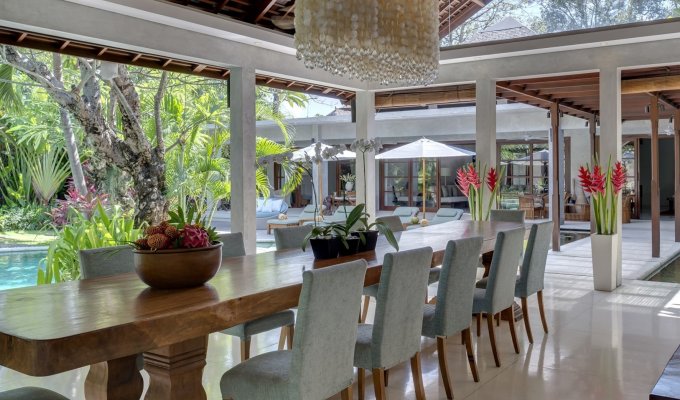 Seminyak Bali villa rental private pool and is 300m from the beach and staff