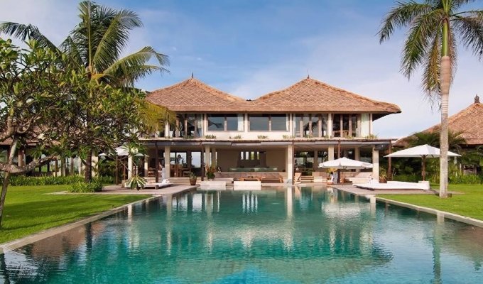 Indonesia Bali Villa Vacation Rentals in Canggu close to Seseh beach and with staff
