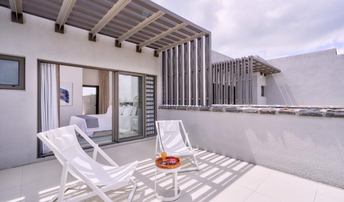 Mauritius beachfront Penthouses rentals in Trou aux Biches with communal pool and tropical garden