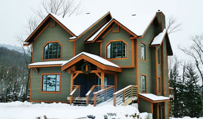 Quebec Stoneham Cottage Vacation Rentals with private spa and 2 mins from the ski slopes