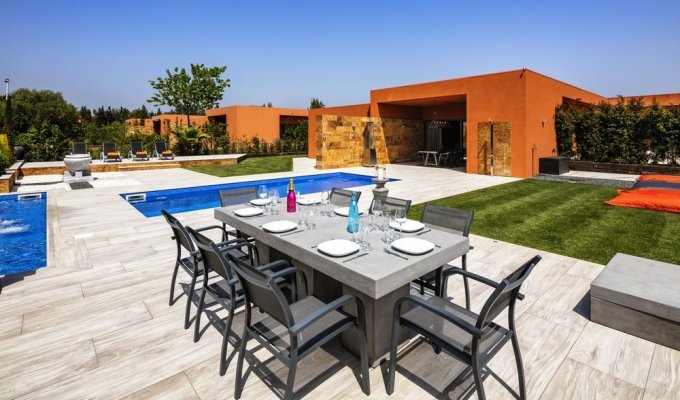 Algarve Portugal Luxury Villa Holiday Rental Vilamoura near Albufeira with heated pool and is 3km from the beach