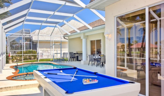 Cape Coral Waterfront Villa Vacation Rental heated pool jacuzzi & dock