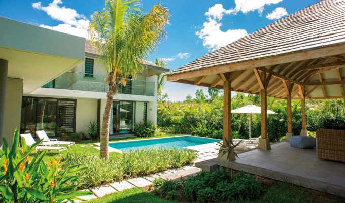 Mauritius West Coast villa rental La Preneuse Beach in a complex with restaurant & services 