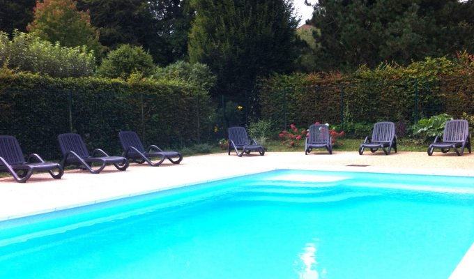 Champagne cottage rental Private heated pool near Lake