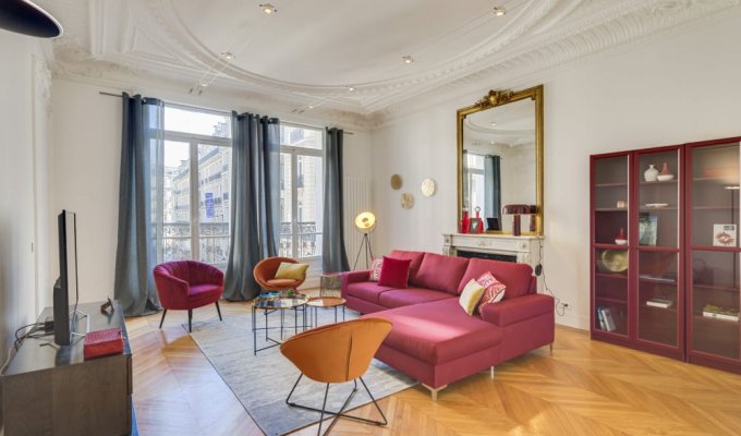 Paris Champs Elysees Luxury Apartment Rental with Sauna
