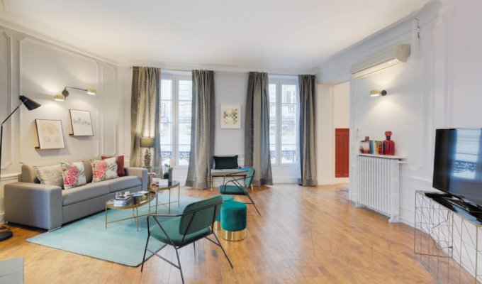 Paris Champs Elysees Luxury Apartment Rental with concierge services for groups and families
