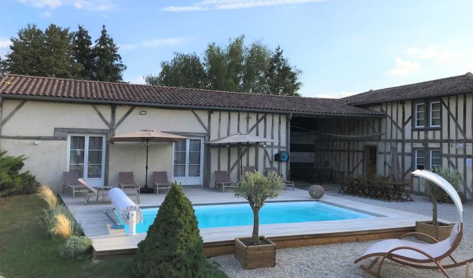 Champagne Holiday home rental with jacuzzi and private outdoor pool near Lac du Der