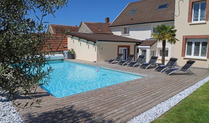 Champagne holiday house rental with heated pool near Epernay and vineyards