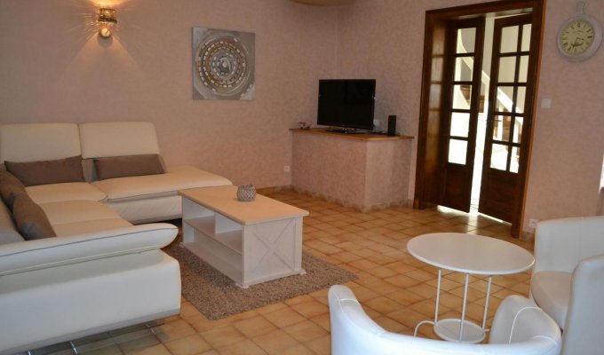 Champagne vacation rental 10 min Nigloland amusement park near Troyes and factory stores