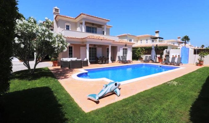 Vale do Lobo Villa Holiday Rental with private heated pool, close to golf course and beaches, Algarve