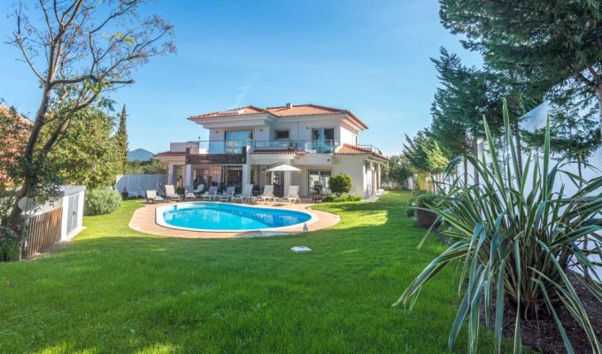 Cascais Villa Holiday Rental with heated private pool, games room and fitness room, Lisbon Coast