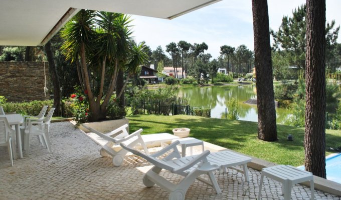 Aroeira Villa Holiday Rental with private pool, view on Golf and the lake and close to the beach, Lisbon Coast