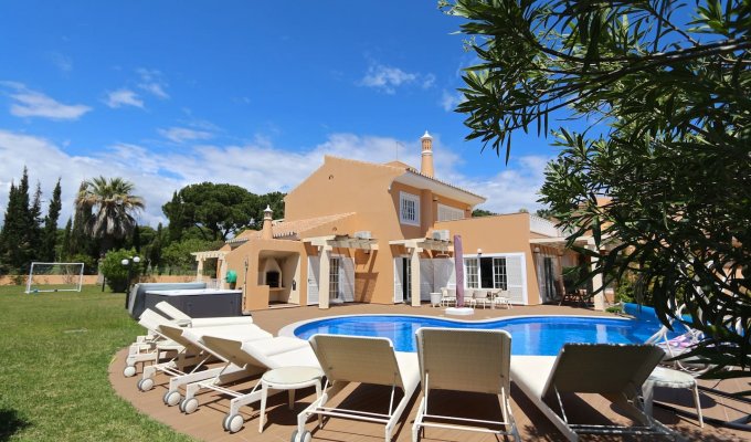 Algarve Villa Holiday Rental Vilamoura with private heated pool and jacuzzi