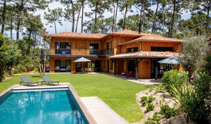 7-bedroom Cap Ferret luxury villa rental on the Arcachon Bay with heated private pool