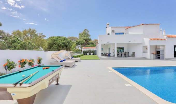 Albufeira Villa Holiday Rental with private heated pool and close to beaches, Algarve