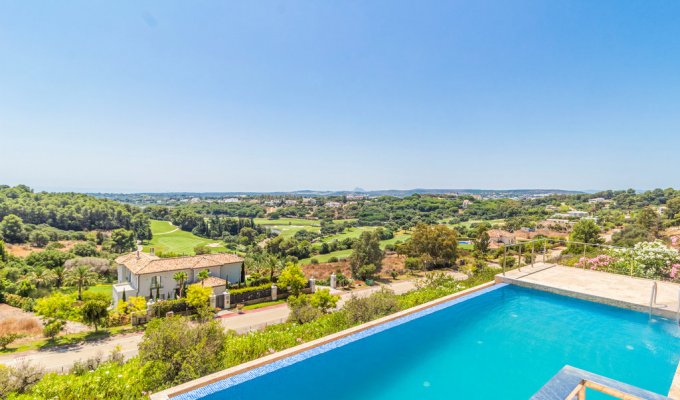 Panoramic pool on San Roque golf course