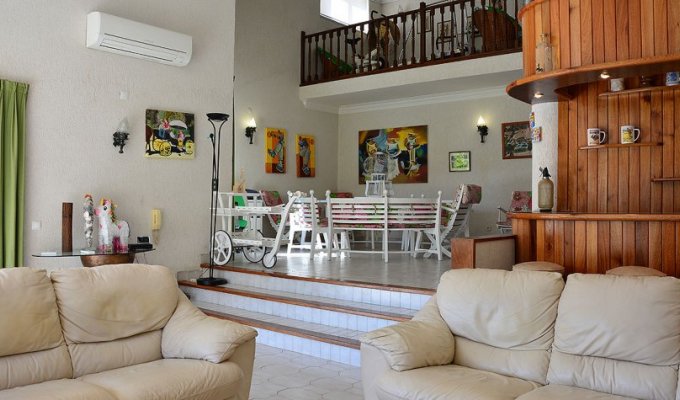 Aroeira Villa Holiday Rental  with private heated and fenced pool, Lisbon Coast