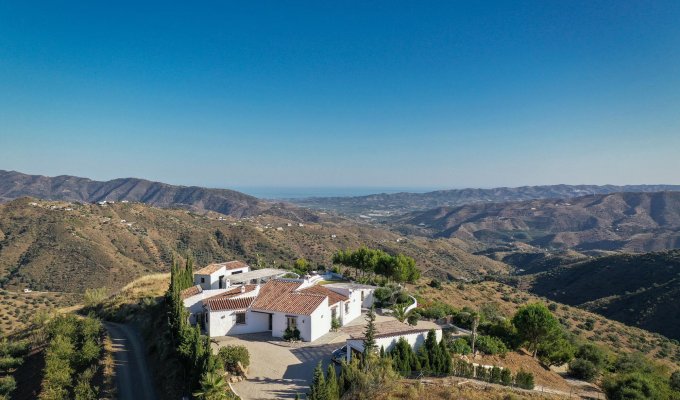 10 guest luxury villa Malaga