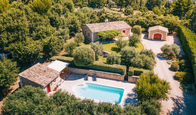 Villa rental with swimming pool in Lioux Luberon