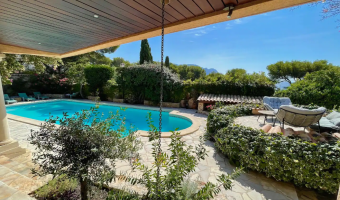 Villa rental Cassis Cote de Marseille private pool and sea view