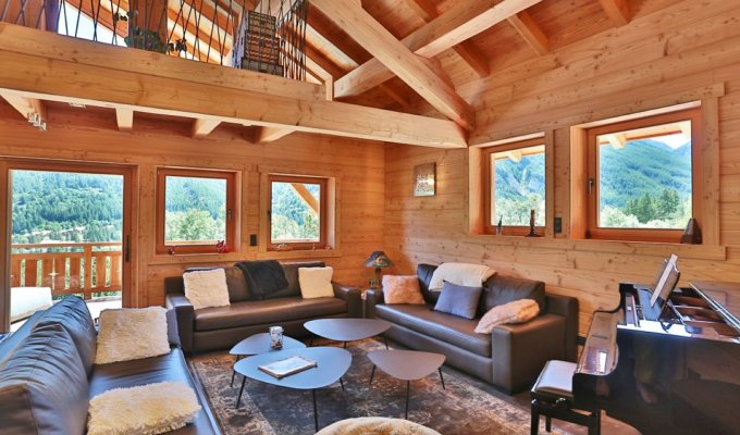 Luxury Chalet rental near slopes with heated swimming pool and concierge services