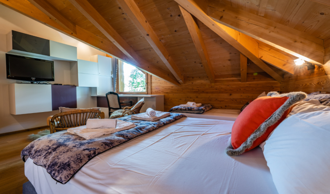 Luxury Chalet rental near slopes with heated swimming pool spa sauna and concierge services