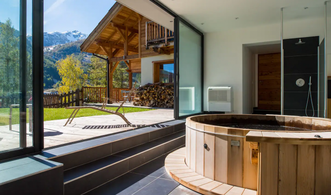 Luxury Chalet rental near the slopes of the Southern Alps with spa sauna and concierge