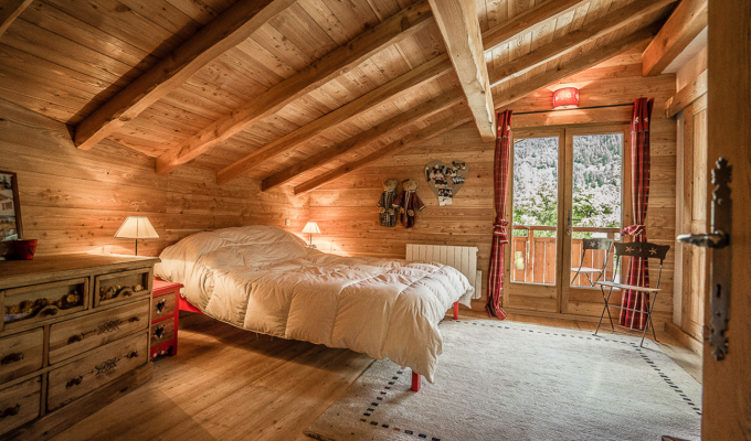 Luxury chalet rental Serre Chevalier Southern Alps at the foot of the slopes Spa sauna concierge service