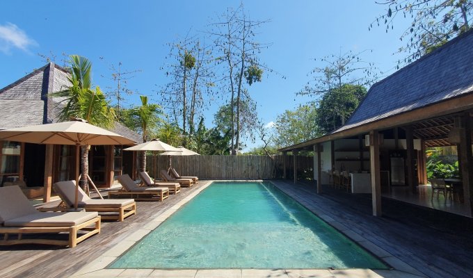 Bali villa with staff and private pool in Uluwatu a few minutes walk from the beach