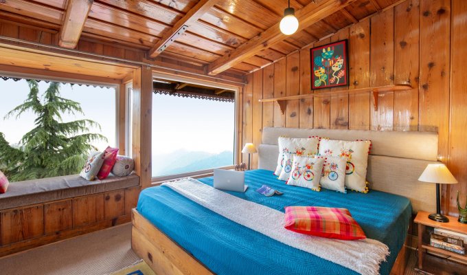 Himalayas holiday home rental in Kanatal with view, housekeeping and breakfast included