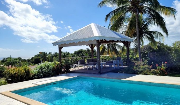 Renting vacation home in Guadeloupe with swimming pool 