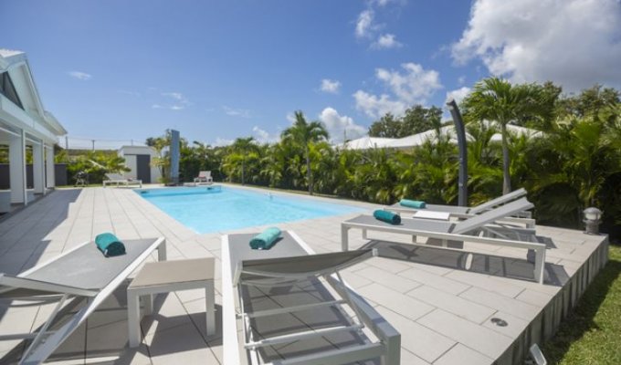 Vacation villa rental in Guadeloupe with pool 