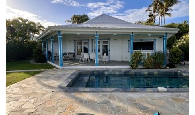 Creole villa rental in St-François in Guadeloupe with superb sea view 