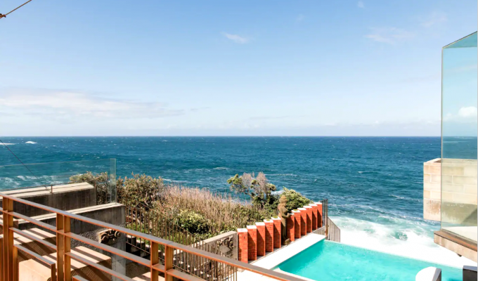 Luxury villa rental in Sydney, Australia on the coast with sea view and private pool 